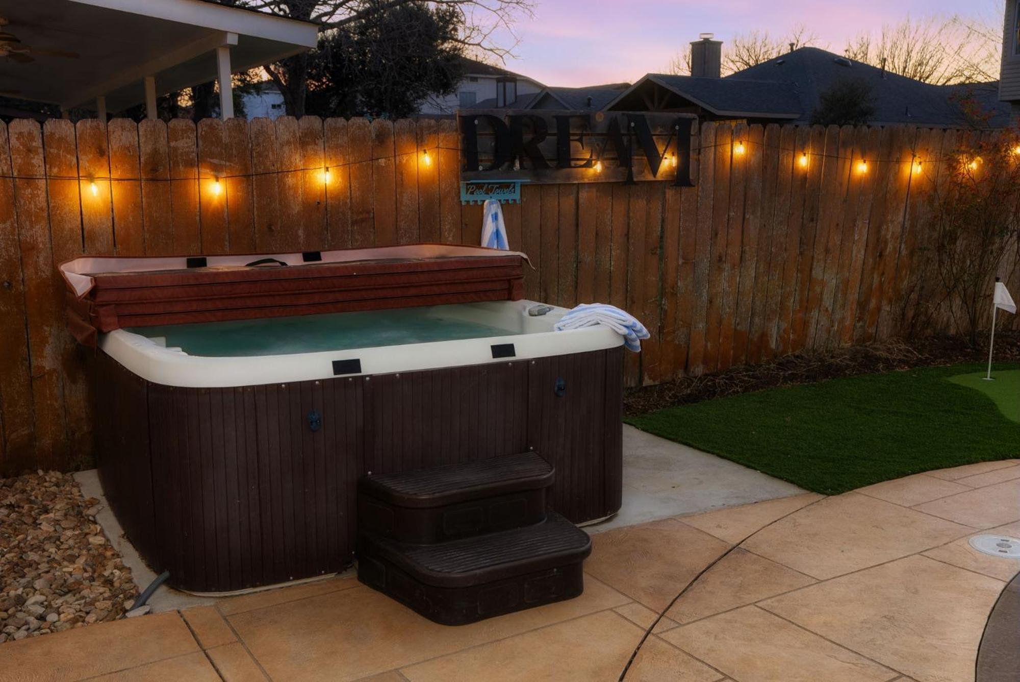 Pool Hottub Firepit Bbq Billiard Ps4 Golf Pflugerville Ngoại thất bức ảnh